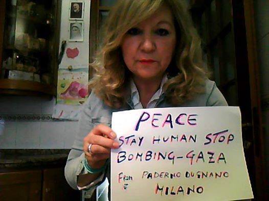 A CASTELL’UMBERTO- “Una foto per la pace”“ PEACE-STAY HUMAN STOP BOMBING GAZA”-