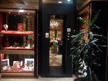 Ancora cronaca “nera” a Brolo, rapinata una gioielleria sulla Via Vittorio Emanuele