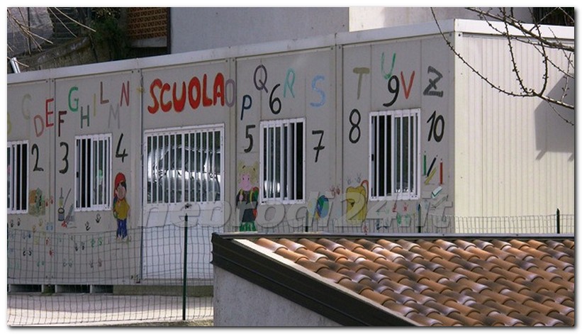 Castell’Umberto – L’amministrazione cerca locali, per togliere i bambini dai container di Sfaranda