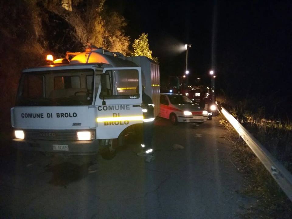 Brolo – Notte di fuoco in via Trieste, provvidenziale l’intervento del nucleo locale di Protezione Civile