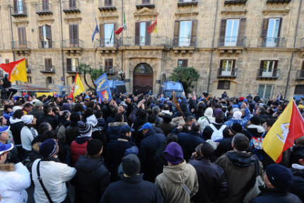 Sicilia – Anche i lavoratori della formazione sabato in piazza con i sindacati