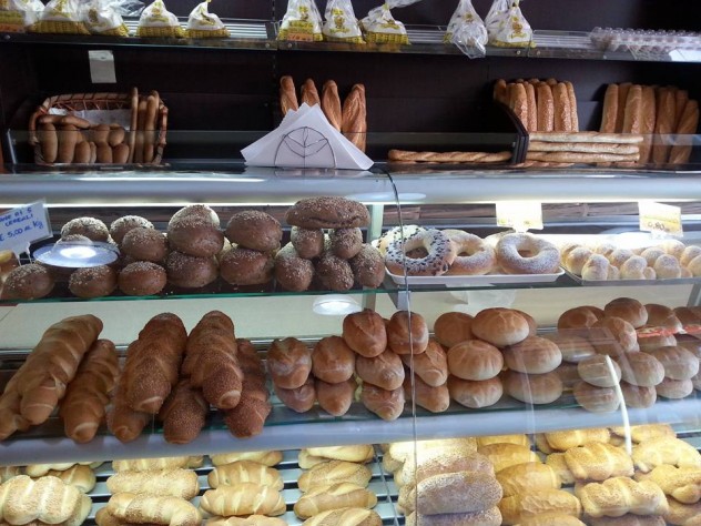 Palermo – Panificio regala pane e pizze invendute ai più bisognosi
