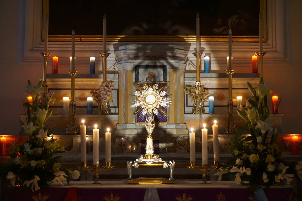 Brolo – Nella chiesa Madre “24 ore per il Signore”. Adorazione Eucaristica