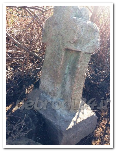 Raccuja – Eccezionale scoperta, una croce in pietra con la data dell’anno 1664