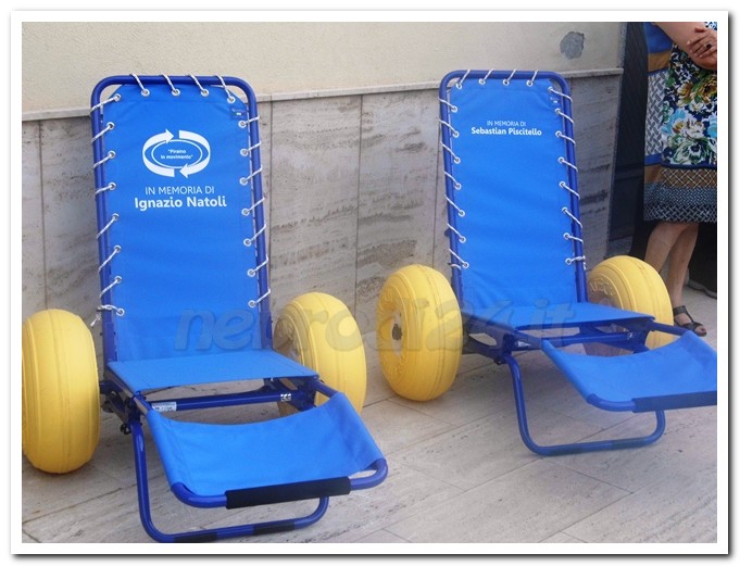 Gliaca di Piraino – In memoria di Ignazio e di Sebastian, donate due sedie Job per la spiaggia