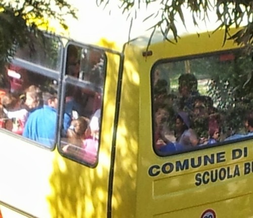 Brolo – Sul trasporto scolastico, l’amministrazione chiarisce e rilancia!