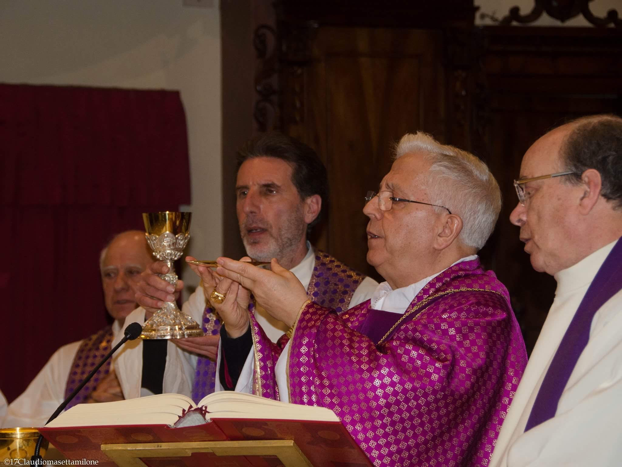 Sant’Agata Militello – Monsignor Ignazio Zambito saluta e ringrazia la comunità santagatese