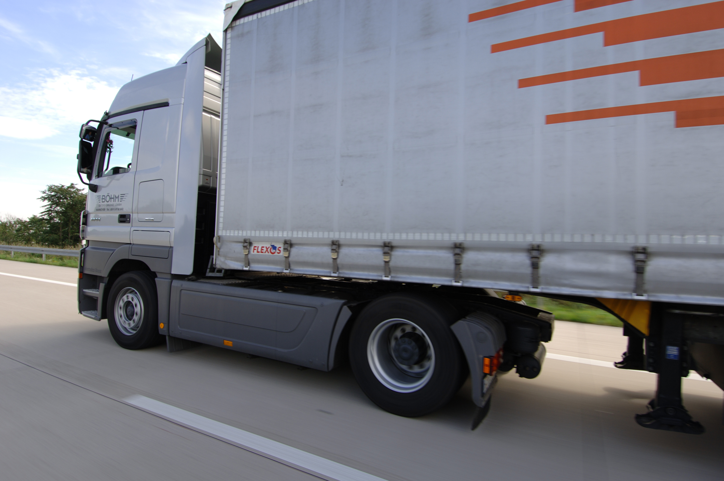 Sicilia – Germanà annuncia ripristino della deroga circolazione dei mezzi pesanti