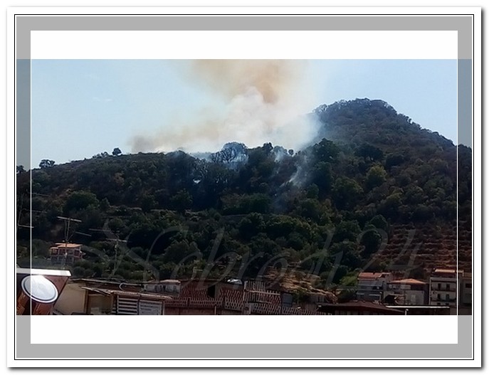 Brolo – Va ancora a fuoco la via Trieste. I responsabili..stavolta si prendono?