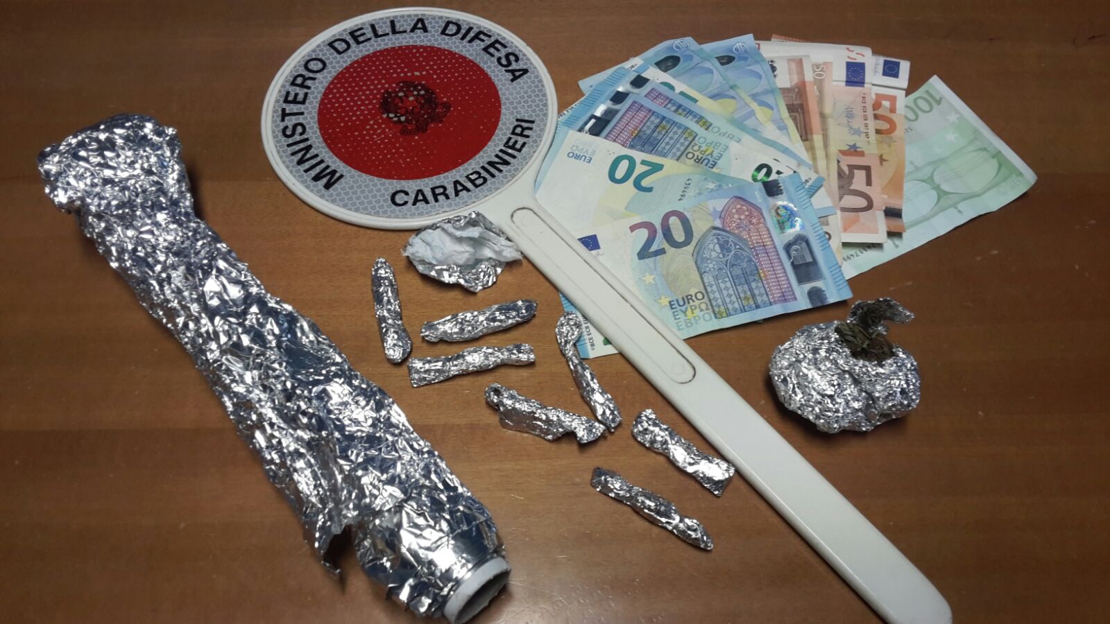 Brolo – Due arresti ed un deferimento per detenzione ai fini di spaccio di sostanze stupefacenti da parte dei Carabinieri della locale Stazione