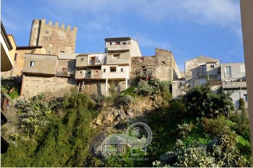 Regione: Castello di Brolo, si sblocca la messa in sicurezza della rupe