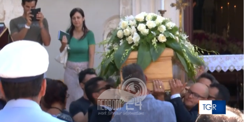 Pace del Mela – Al funerale di Massimo Imbesi, il ragazzo morto a Stromboli, tantissima commozione – Il video – servizio del TGR Sicilia
