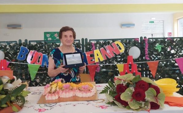 Ucria – Gli auguri dell’amministrazione comunale alla signora Giovanna Carmela Rigoli per i suoi 100 anni