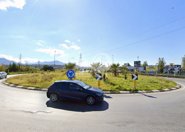 Milazzo – Nuovo asfalto per la rotonda dello svincolo chiuso per due notti