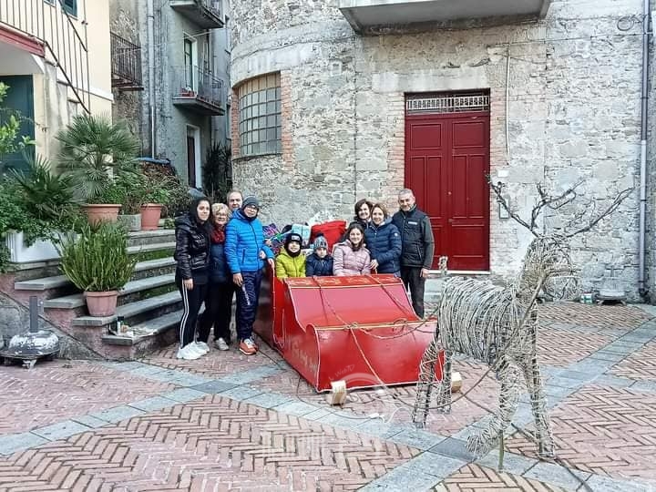 San Salvatore di Fitalia – Natale 2022: diversi presepi e slitta natalizia