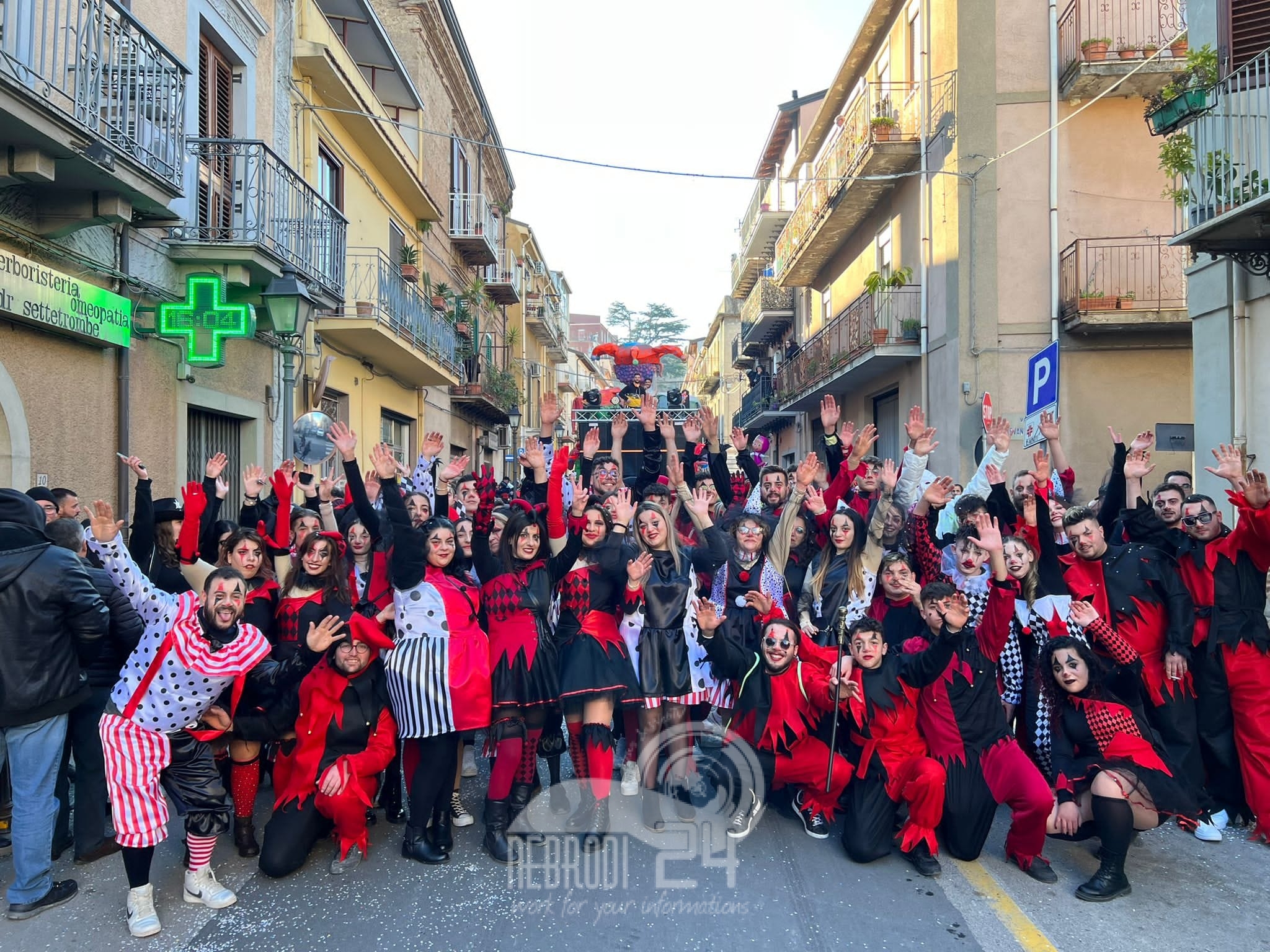 San Piero Patti  – Oggi la sfilata del Carnevalone e la partecipazione di carri e gruppi provenienti dai comuni vicini.