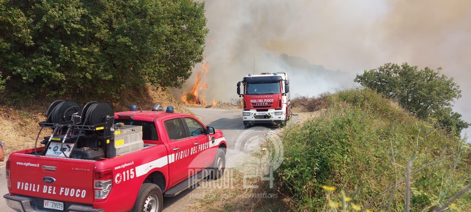 Castell’Umberto – Incendio in Contrada Gorna, intervengono i Vigili del fuoco