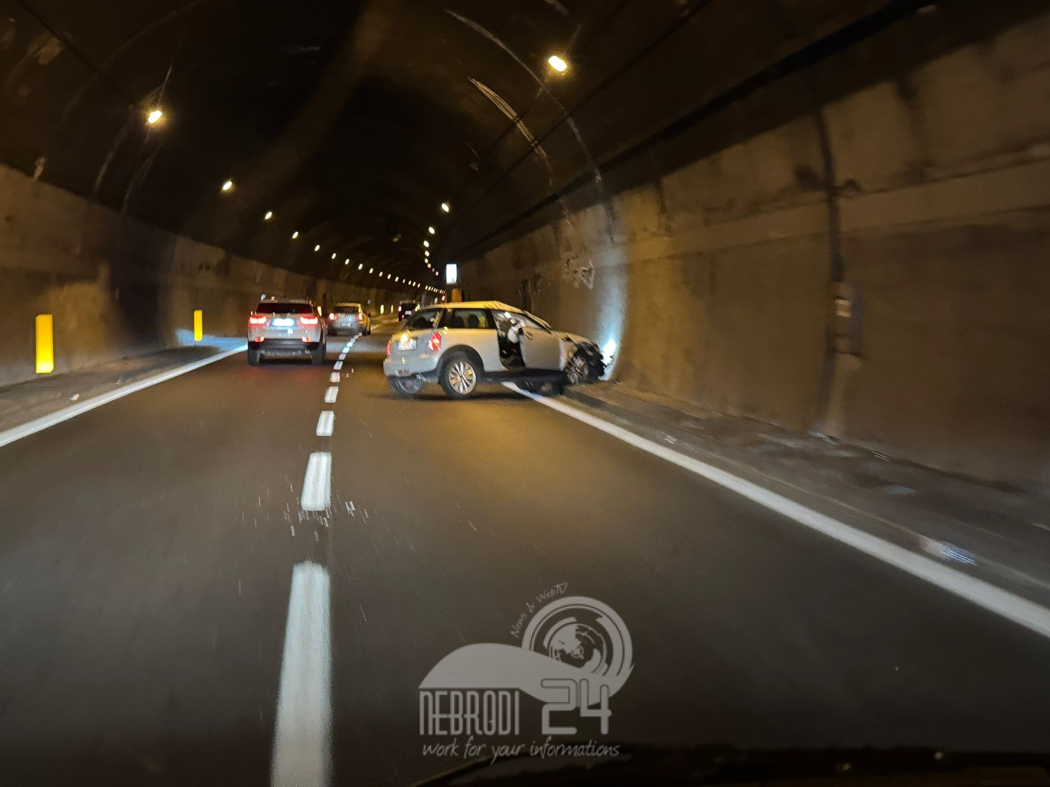 A20 Messina / Palermo – Incidente in Galleria Cipolla: due feriti non gravi